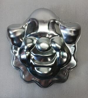 VTG 1974 Wilton Happy Face Clown Head Cake Pan Tin Mold l Qty: 1